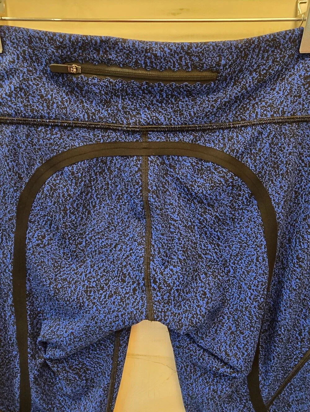 {8} Lululemon On Track Tight Circuit Cerulean Black Blue